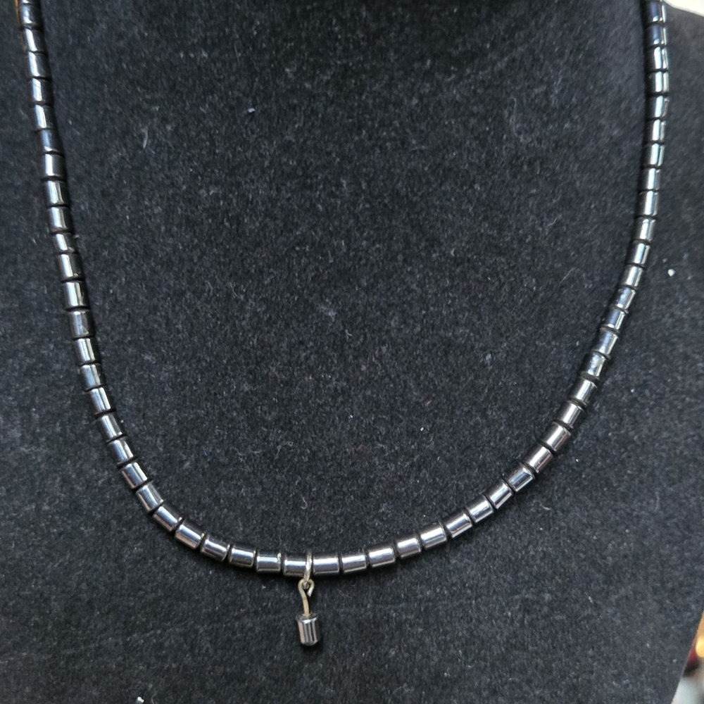 Hematite simple 16" unisex necklace - Picture 7 of 9
